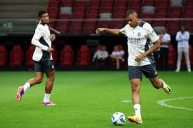 中展示与推 中展示与推