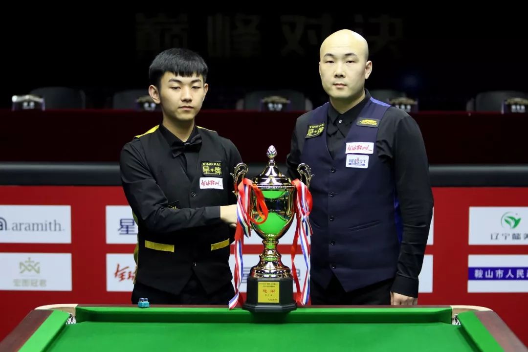 更像是在向 更像是在向